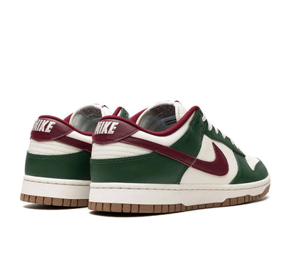 Nike Dunk Low "Gorge Green"