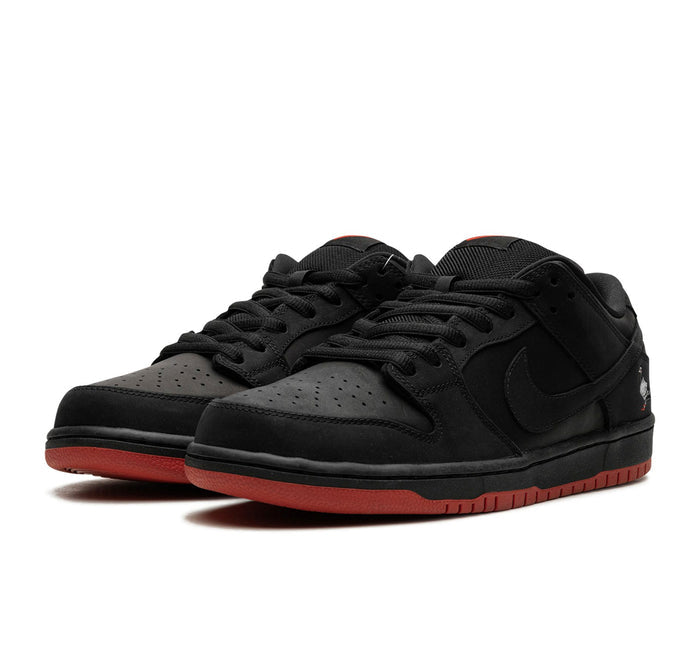 Nike SB Dunk Low "Black Pigeon"