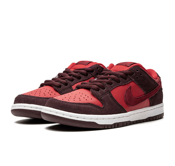 Nike SB Dunk Low "Cherry"