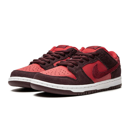 Nike SB Dunk Low "Cherry"