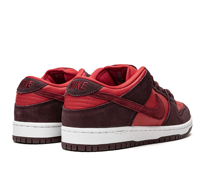 Nike SB Dunk Low "Cherry"