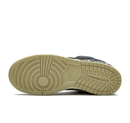 Nike SB Dunk Low "Travis Scott"