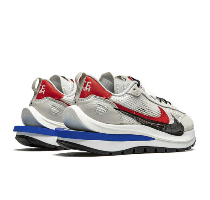 Nike Vaporwaffle Sacai "Sport Fuchsia Game Royal"