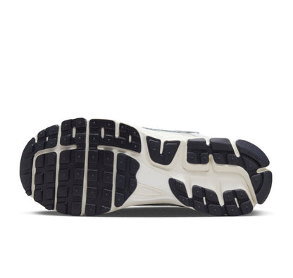 Nike Zoom Vomero 5 Photon Dust Metallic Silver
